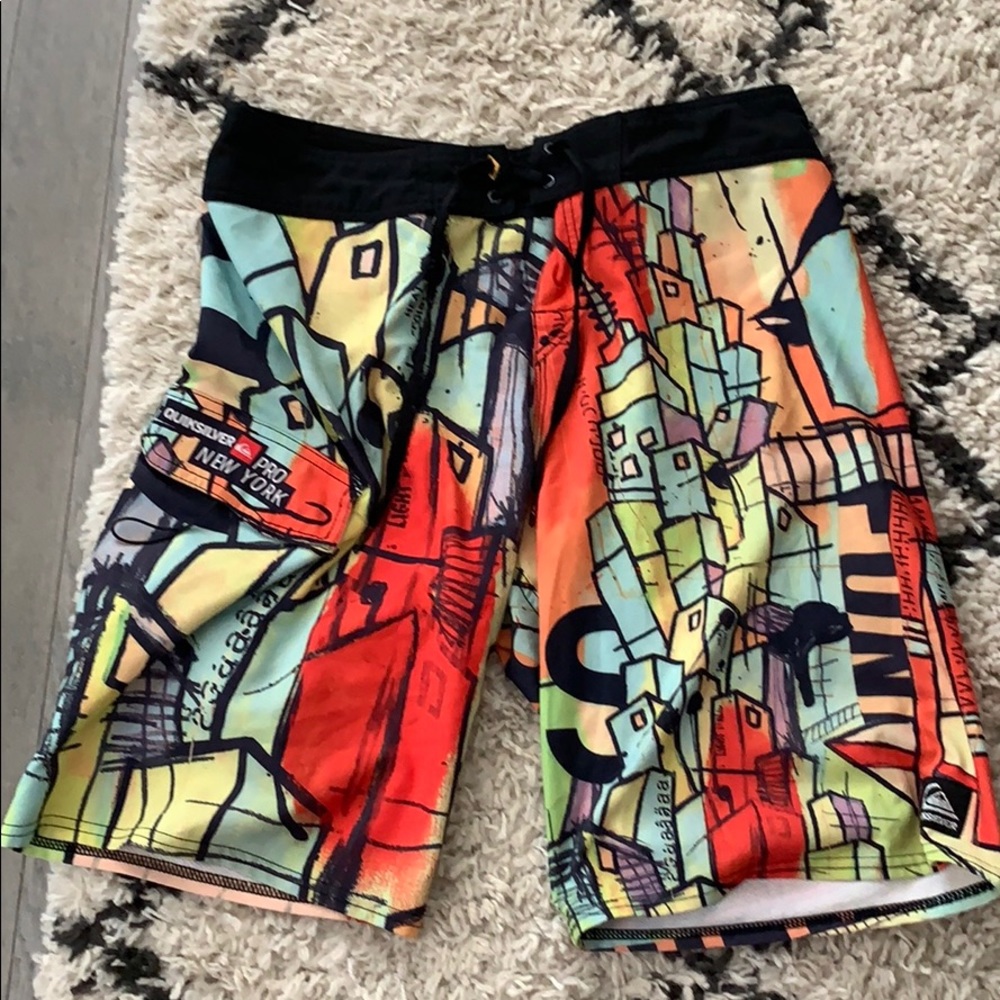 Quicksilver pro New York boardshorts size 32